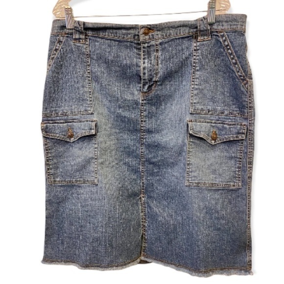 Faded Glory 18W Stretch Denim Skirt Front & Back Pockets Front Slit, Frayed Hems - Picture 1 of 6